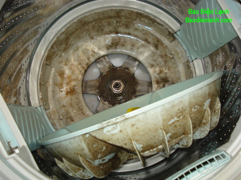 Vệ sinh máy giặt tại nhà Cù Chính Lan - Thanh Xuân